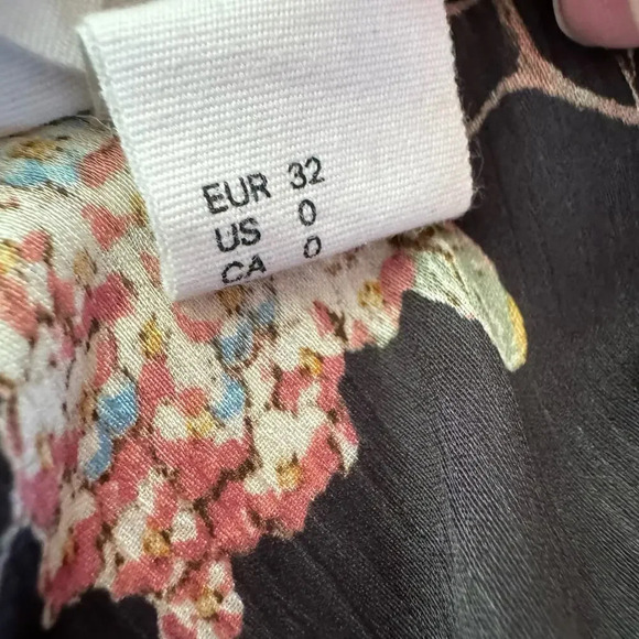 GP & J Baker Floral Bird Print Lightweight Button Up Blouse - Picture 10 of 11